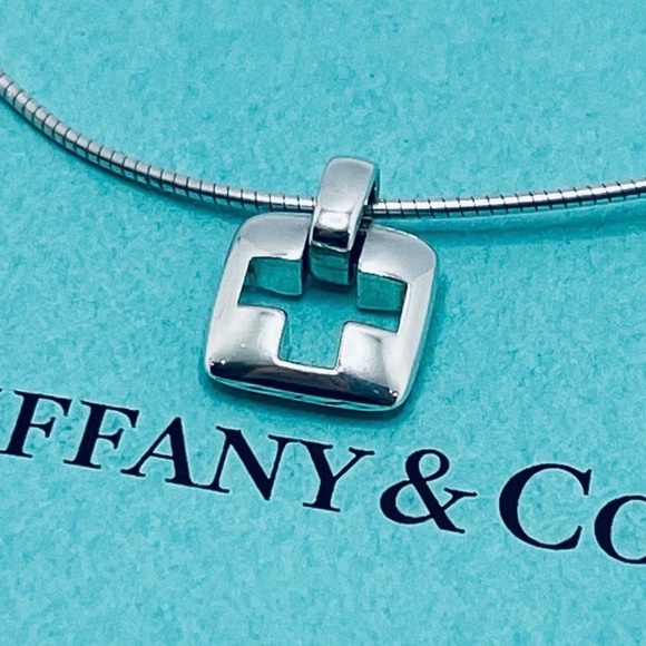 TIFFANY & CO. Sterling Silver Cutout Cross Pendant Necklace -16” Snake Chain EUC